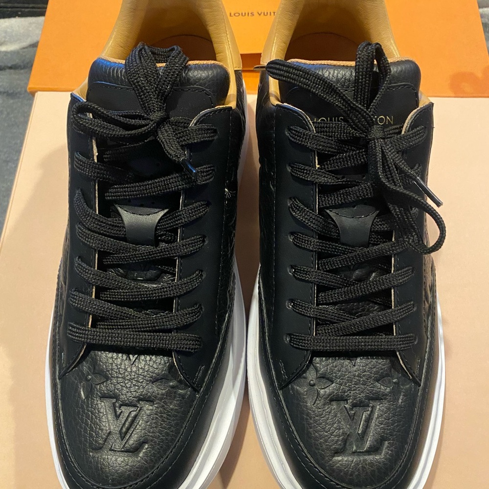 Black Leather Sneakers 7.5 Mens, 9.5 women - Picture 5 of 9